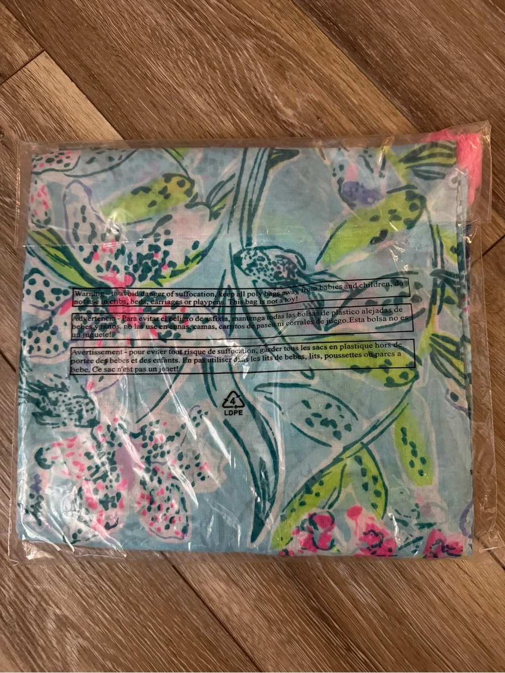 Lilly Pulitzer Resort Wrap - Picture 5 of 5